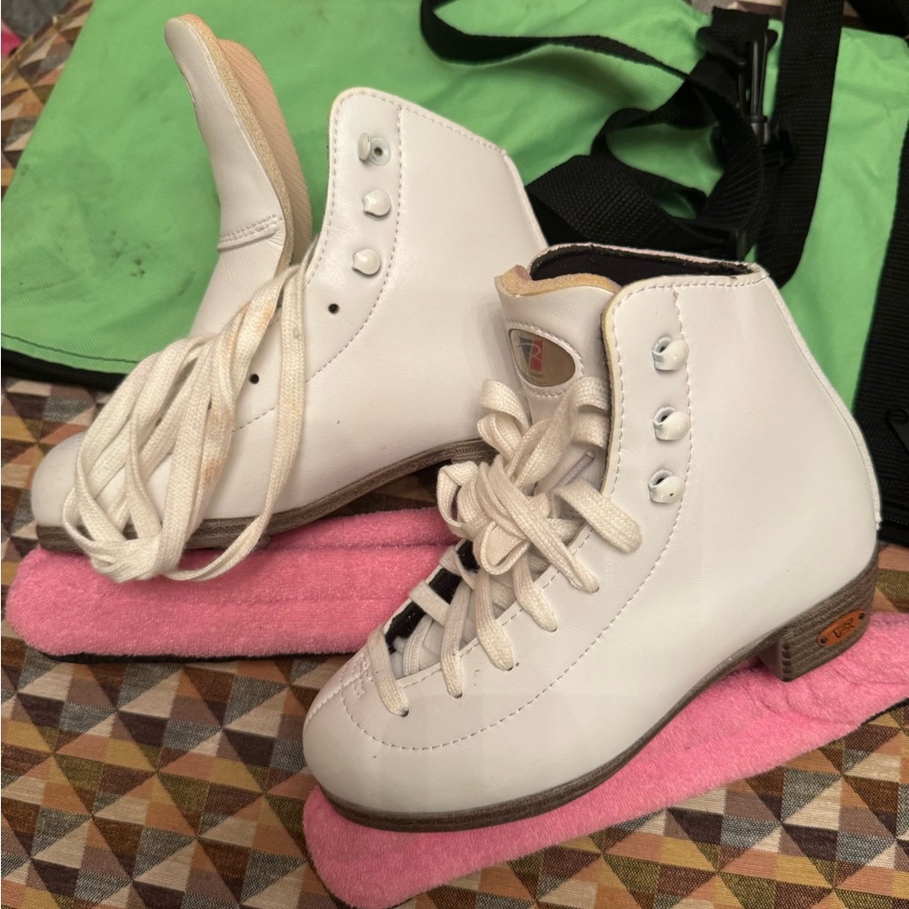 Riedell Junior Classic White Ice Skates- Size J 13 1/2